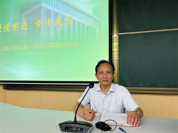 学工处副主任胡立军主持.png